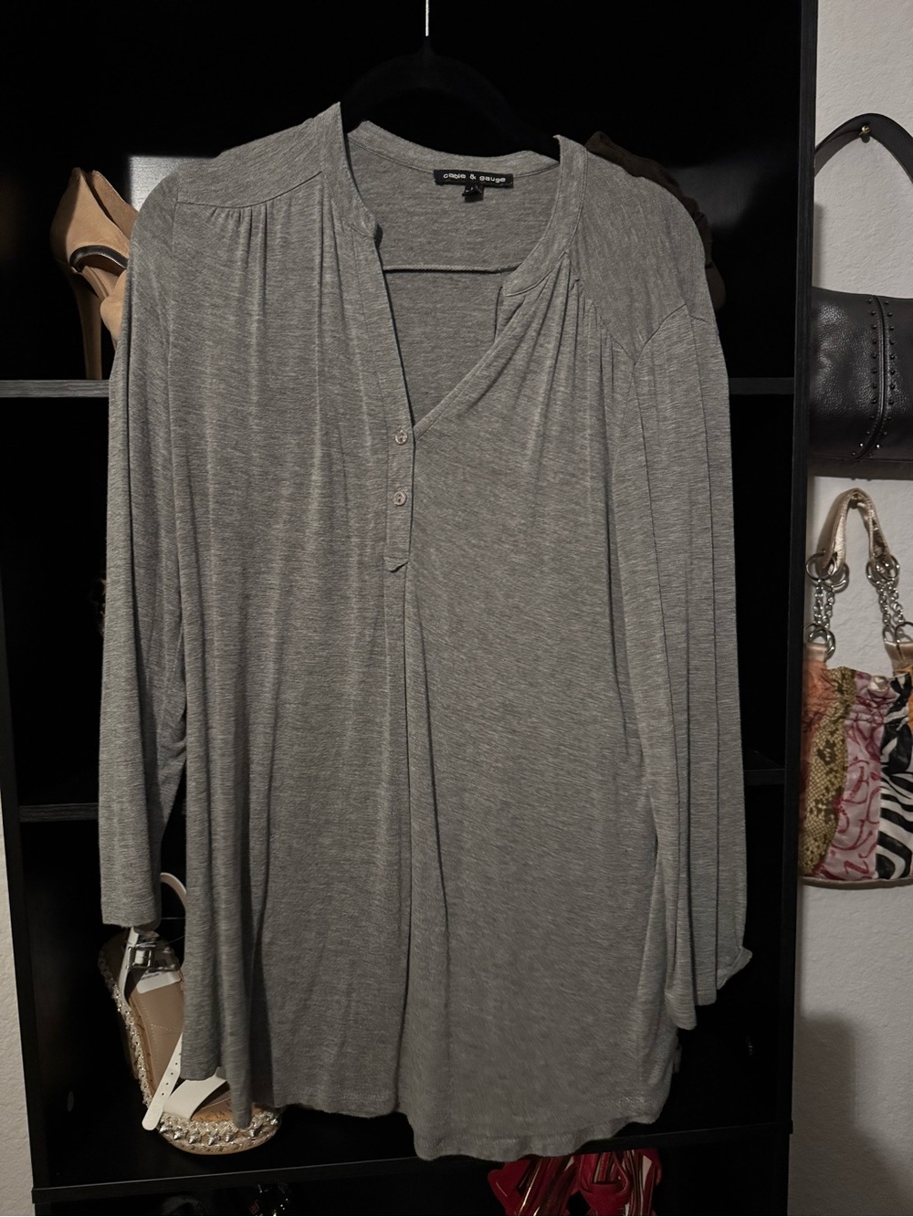 Cable & Gauge Gray Long-Sleeve V-Neck Button Tunic